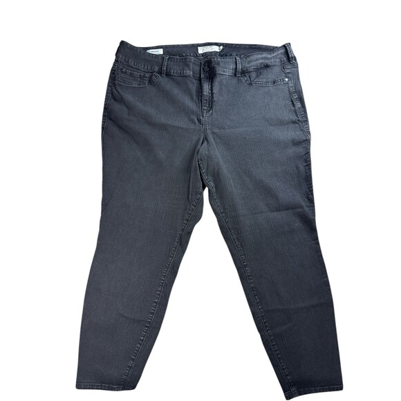 Torrid Black Denim Stretch Jeggings Size 28T Ankle Cropped Plus Size Black Jeans - Picture 1 of 11